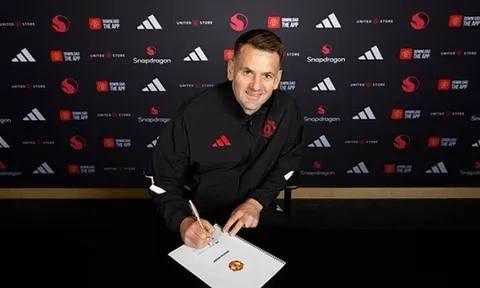 MU giữ chân thủ thành 40 tuổi Tom Heaton