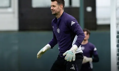 Tom Heaton nói lý do dễ dàng gia hạn với MU
