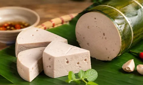 Cách phân biệt giò chả có trộn hàn the: Người mua chớ bỏ qua những dấu hiệu này