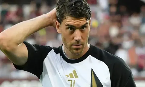 Vì sao Juventus chấp nhận mất trắng Dusan Vlahovic?