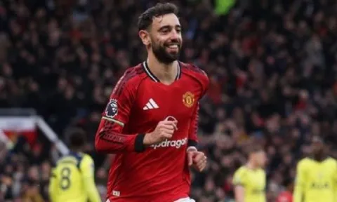 Fernandes đua giải PFA, thần đồng Arsenal lập kỷ lục