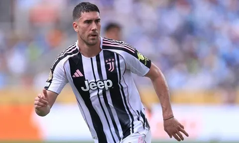 Liệu Vlahovic có giúp Chelsea sửa sai sau nỗi thất vọng Liam Delap?