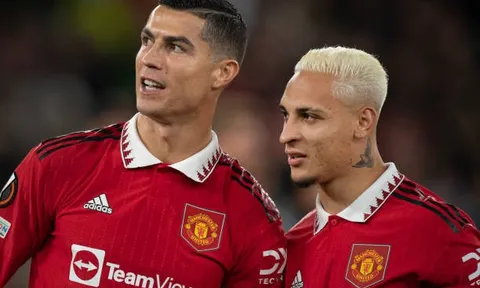 Antony hé lộ lời khuyên của Ronaldo ở trận ra mắt Man Utd