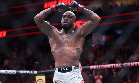 UFC 329 bổ sung màn thư hùng hạng nhẹ giữa lão tướng King Green và cỗ máy knock-out Terrance McKinney