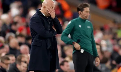Sự ngạo mạn đẩy Arne Slot rời khỏi Anfield