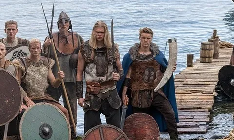 Haaland và tuyển Na Uy bị chỉ trích vì bộ ảnh Viking trước World Cup