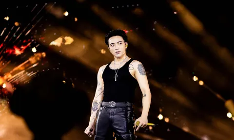 SOOBIN ngẫu hứng hát “Em” tặng khán giả OSUNFEST 2026 lúc 12 giờ đêm