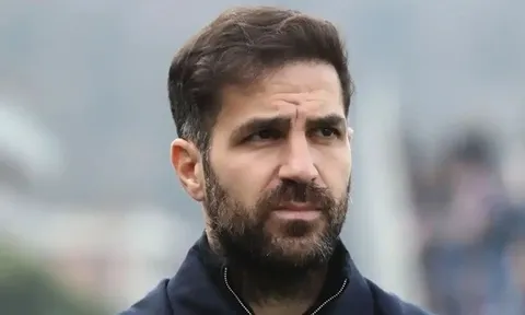 Fabregas thừa nhận tin tưởng "mù quáng" vào học trò
