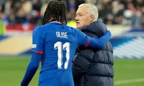 Deschamps khuyên Bayern giữ Olise trước lời mời từ Real Madrid