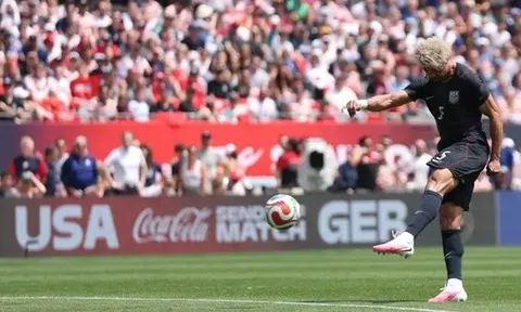 Tuyển Mỹ phơi bày tử huyệt hàng thủ trước thềm World Cup