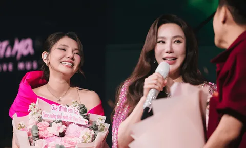 Ca sĩ Hồ Quỳnh Hương bất ngờ xuất hiện, Myra Trần bật khóc nức nở trong mini show tuổi 27