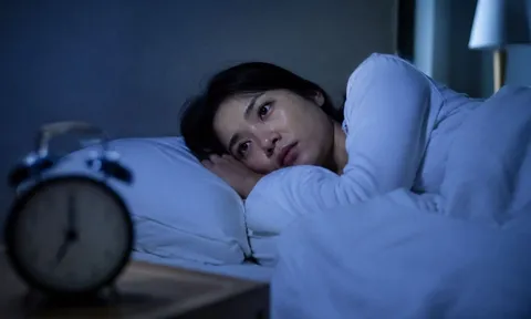 Người hay thức dậy lúc 3-4 giờ sáng và khó ngủ lại là đang gặp điều gì?