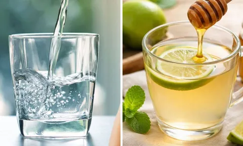 Vừa thức dậy nên uống nước lọc hay chanh mật ong tốt hơn?