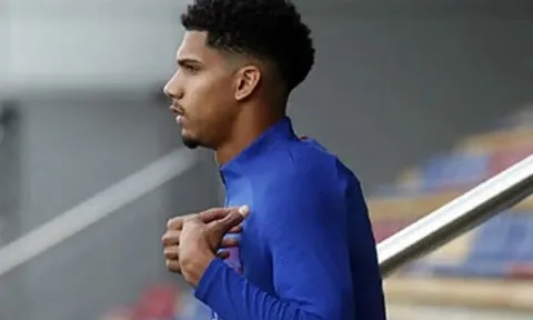 Araujo dính chấn thương, nguy cơ lỡ trận mở màn World Cup