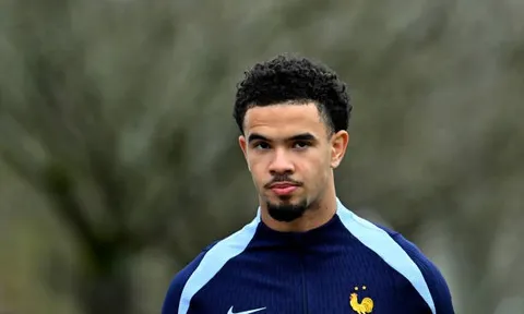 Leboeuf tin sao trẻ PSG là mảnh ghép hoàn hảo cho MU