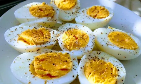 Cách ăn trứng gà luộc giảm cân cấp tốc