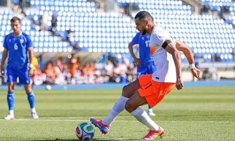 Gakpo giải cứu Hà Lan ở phút 90+8 bằng cú đúp penalty
