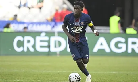 Emmanuel Mbemba là ai và vì sao Arsenal quyết chiêu mộ?
