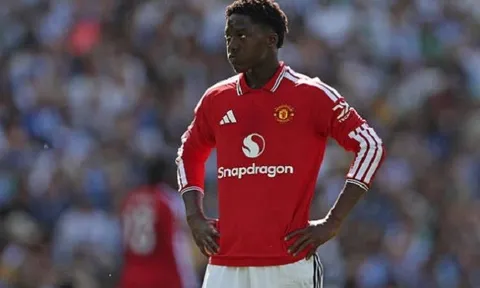 Lý do Carrick đổi vai trò của Mainoo tại MU