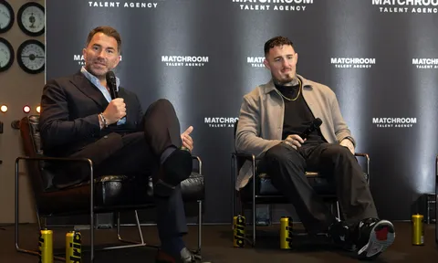"Tôi sẽ không để cậu ấy làm vậy": Eddie Hearn kiên quyết khuyên Tom Aspinall từ chối thi đấu với hợp đồng UFC hiện tại