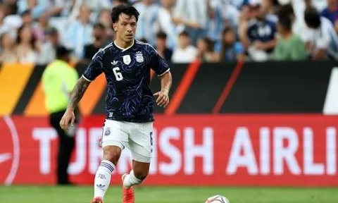 Cách Lisandro Martinez điều tiết lối chơi cho Argentina