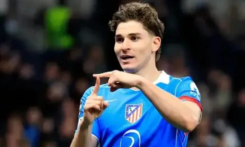 Báo Tây Ban Nha gọi Arsenal là lối thoát duy nhất cho Alvarez