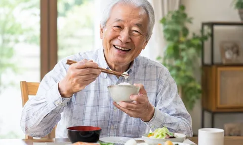 Những người sống thọ thường có kiểu ăn tối này