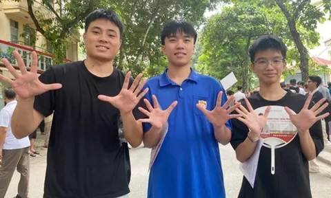 Thí sinh cười hớn hở khi thi xong môn Ngữ văn, đánh giá đề có độ phân hóa rõ, tự tin đạt điểm 8 trở lên