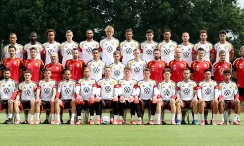 Lộ diện nhân vật thứ 27 trong bức ảnh World Cup của ĐT Đức