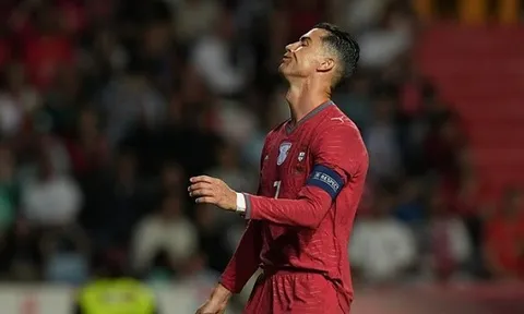 Ronaldo liên tục vô duyên trước khung thành Nigeria
