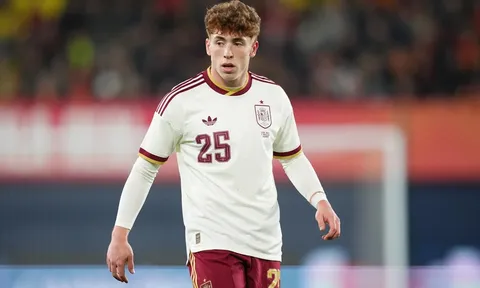Newcastle đẩy nhanh vụ Victor Munoz trước thềm World Cup
