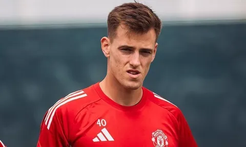 Bán đứt Radek Vitek, MU ráo riết săn thủ môn dự bị