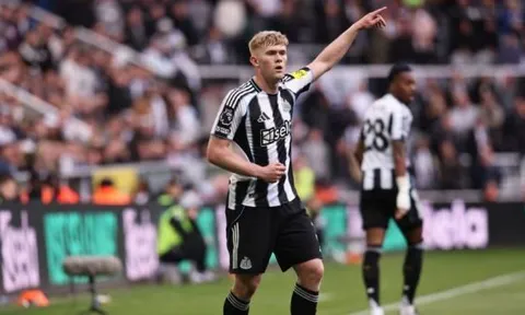 Sự thật vụ Lewis Hall đòi rời Newcastle để đầu quân cho MU