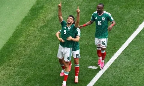 Nhà đài Fox bị chỉ trích vì phát quảng cáo giữa trận khai mạc World Cup