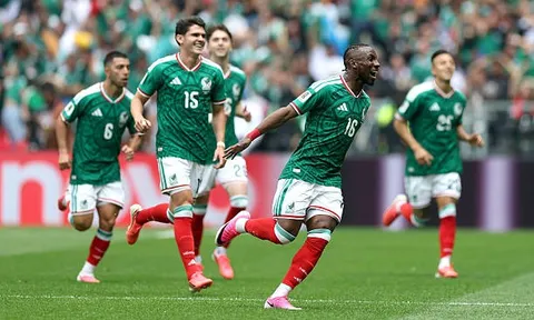 4 mảng sáng tối sau trận thắng bão táp của Mexico