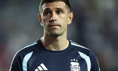 Emiliano Martinez trở lại tập luyện cùng tuyển Argentina