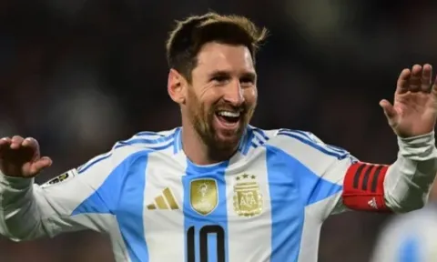 Dembele khẳng định đẳng cấp bất chấp tuổi tác của Messi