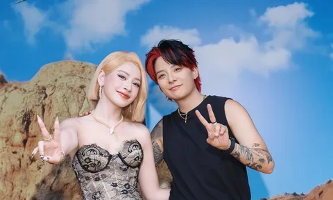 Amber “tố” Chi Pu nhắn tin năn nỉ lúc 2 giờ sáng, chật vật học tiếng Việt cho màn kết hợp quốc tế