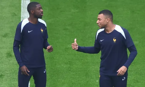 Dembele bức xúc vì dư luận chỉ trích Mbappe quá giới hạn