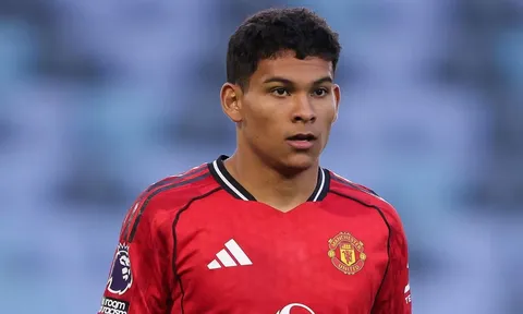 Vắng 12 trụ cột, Man Utd thử lửa ngọc thô Diego Leon