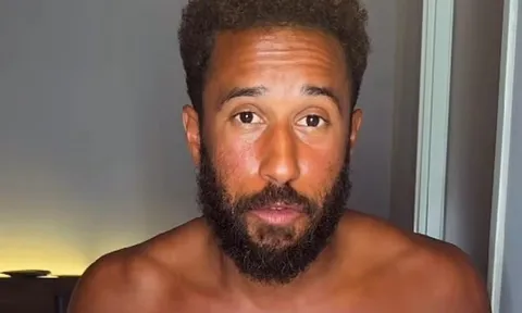 Andros Townsend tạo tranh luận với chế độ ăn khi tác nghiệp tại World Cup
