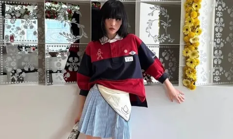 Khăn bandana trở thành điểm nhấn thời trang mùa hè: 4 cách biến tấu giúp nâng tầm phong cách