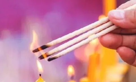 Khung giờ đẹp thắp hương ngày mai - mùng 1 tháng 5 năm Bính Ngọ, 4 việc cần làm để cả tháng may mắn, tài lộc 