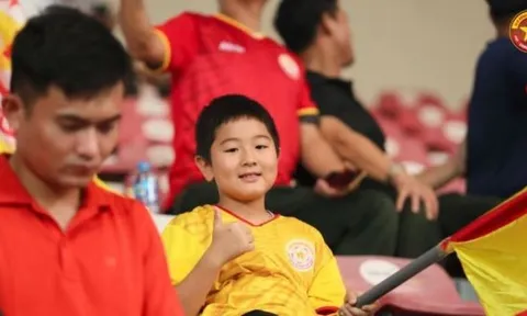 Làm sao để V-League không còn những khán đài trống?