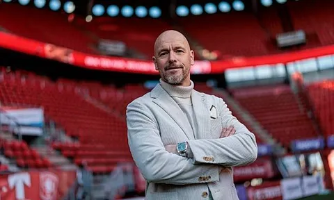 Sau 4 năm, Ten Hag rốt cuộc đã "phục thù" Barca vụ De Jong
