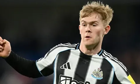 MU săn Lewis Hall, Newcastle hét giá 70 triệu bảng