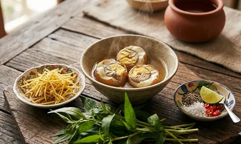 Ăn trứng vịt hay trứng vịt lộn bổ dưỡng hơn? Chuyên gia dinh dưỡng chỉ ra sự khác biệt nhiều người chưa biết