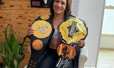 Elisandra Ferreira: Nữ vương Invicta FC và Karate Combat nhắm tới chiếc đai vô địch tại đấu trường PFL