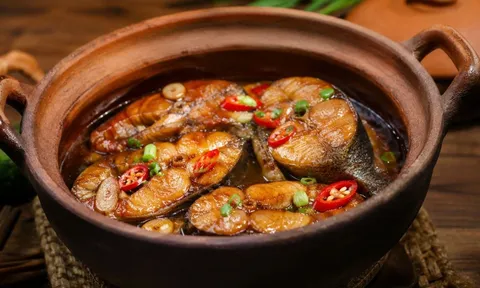 Vì sao kho cá bằng nước nóng? Nhiều người chưa biết