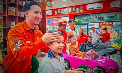 Không chỉ cắt tóc đẹp, đây là điều khiến các mẹ “ghiền” Đông Tây Barbershop